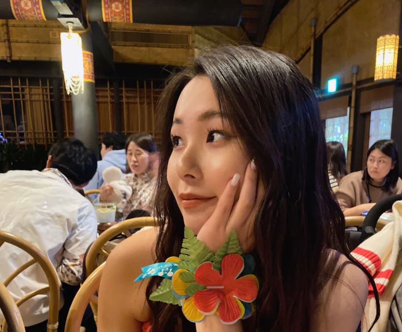 Momo (24), $300, 