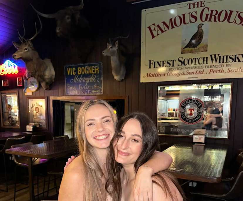 Natalie (27), $350, Non-smoker, Have pets, and No children