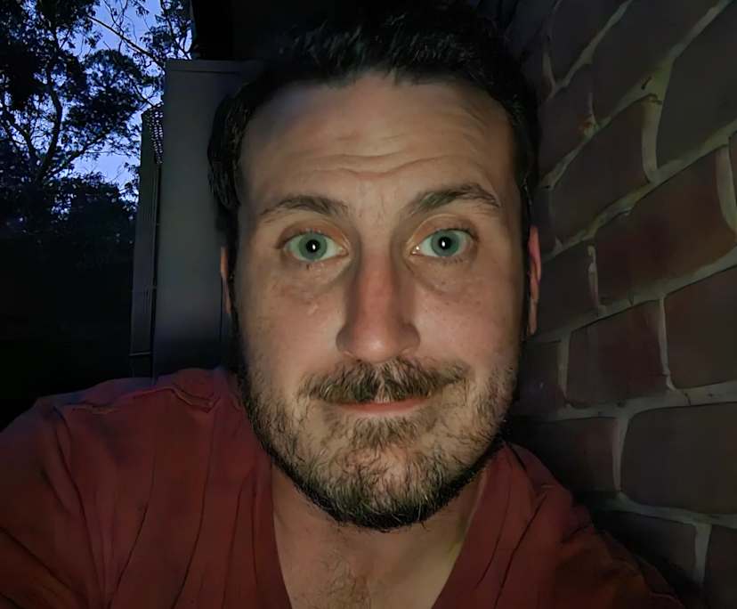 Myles (36), $250, No children, Non-smoker, and No pets