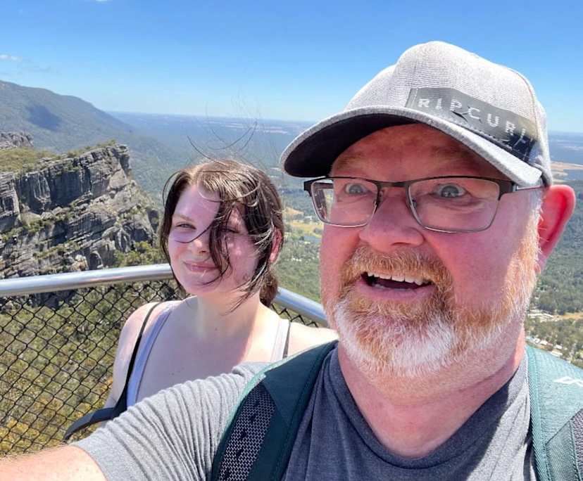 Keely (20), $300, LGBTQIA+, Non-smoker, Have pets, and No children