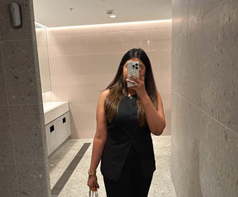 Trisha (25), $320, Non-smoker, No pets, and No children