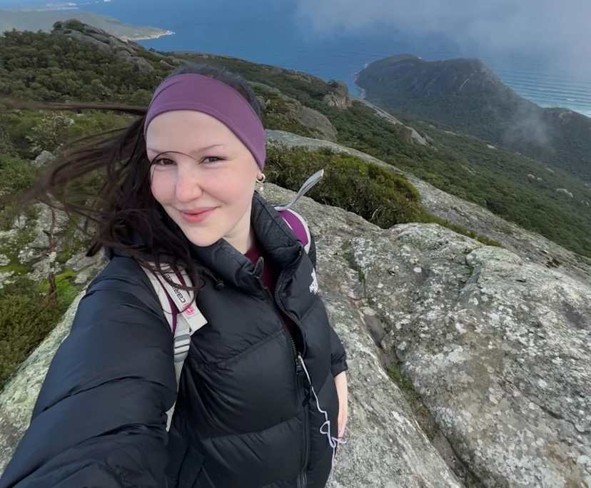 Lily (20), $220, No pets, Non-smoker, and No children