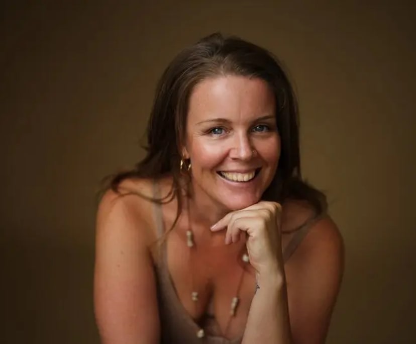 Elanora (41), $300, LGBTQIA+, Non-smoker, No pets, and No children