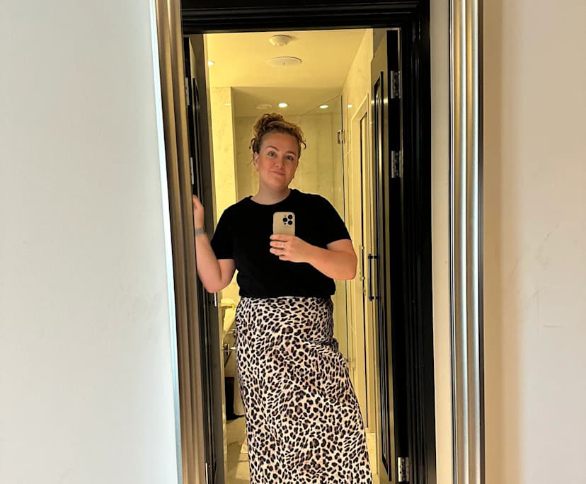 Anna-May (32), $400, 