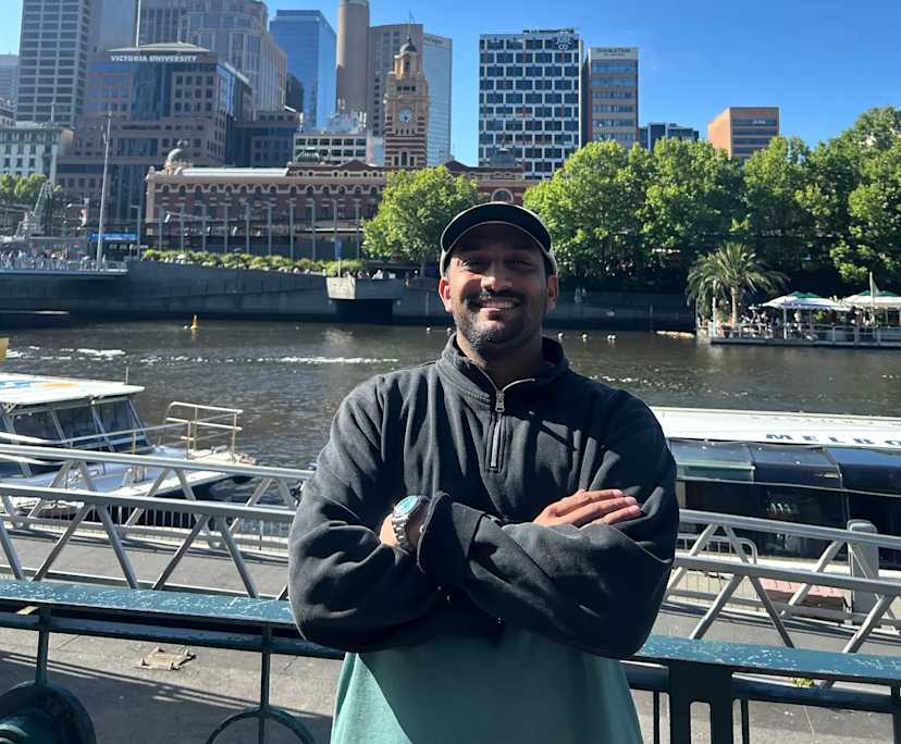 Martin (27), $500, Non-smoker, No pets, and No children