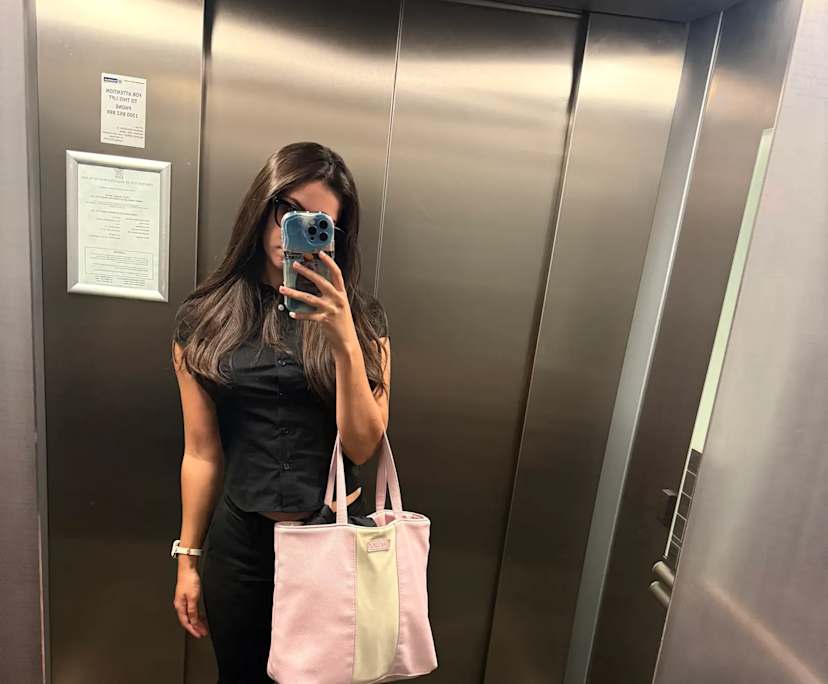 angelena (25), $300, Non-smoker, No pets, and No children