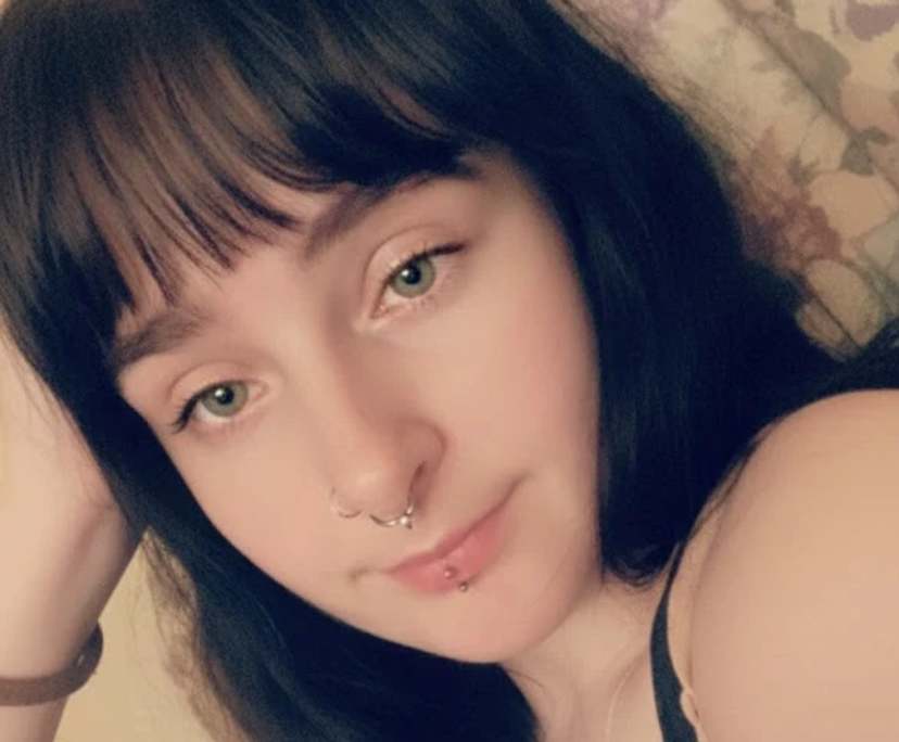 Chelsea (23), $300, LGBTQIA+, Non-smoker, Have pets, and No children