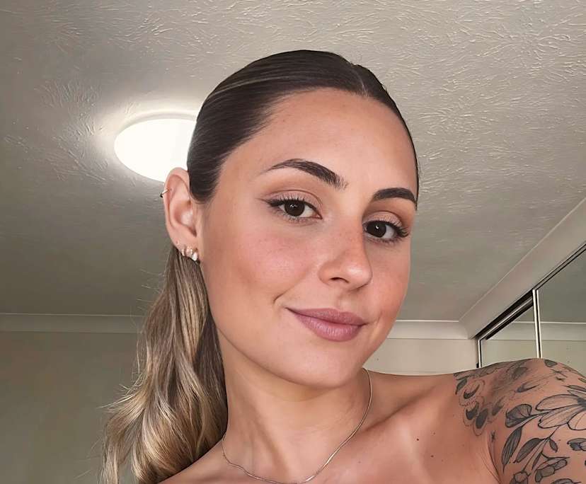 Gabriela (29), $300, 