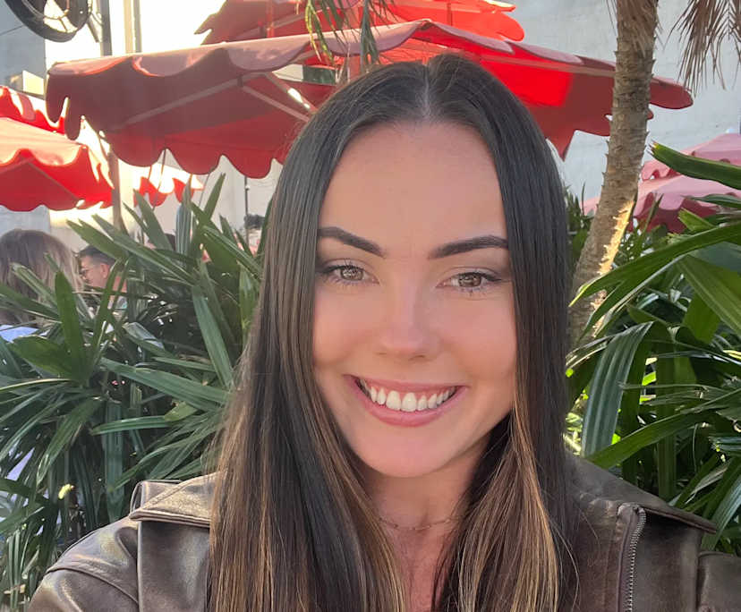 Emma (27), $350, Non-smoker, No pets, and No children