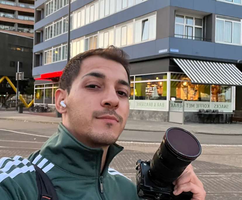 Emir (27), $400, Have pets, Smoker, and No children