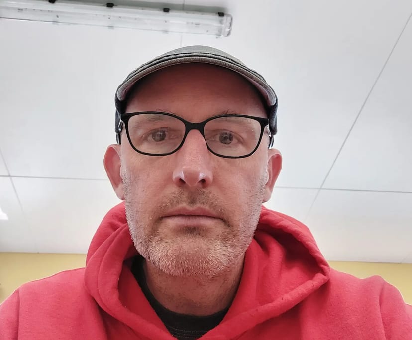 Allan (47), $350, No pets, Have children, and Non-smoker