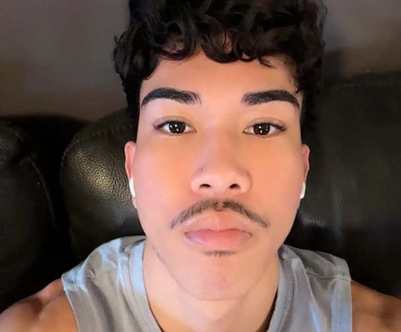 Micah (20), $350, LGBTQIA+, Non-smoker, No pets, and No children