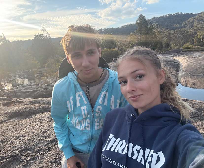 Mateo (20) and Cassandra (20), $400, 