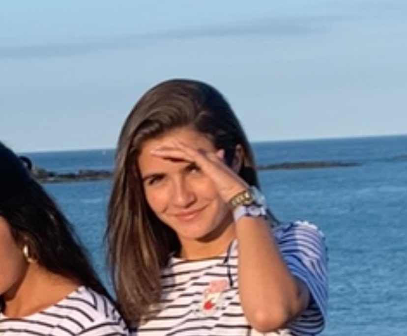 Léa (27), $400, Non-smoker, No pets, and No children
