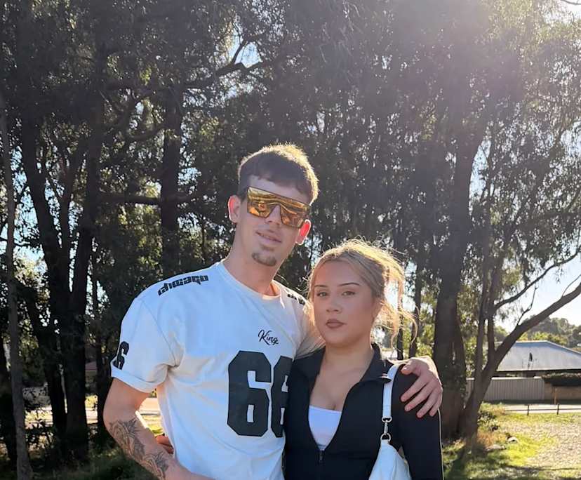 Kyron (22) and Frankie (18), $700, Non-smoker, Have pets, and No children