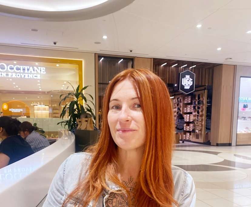 Eliza Winkworth (43), $450, Non-smoker, Have children, and No pets