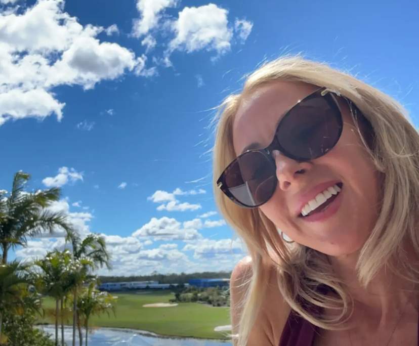 Kim (42), $300, No children, Non-smoker, and No pets