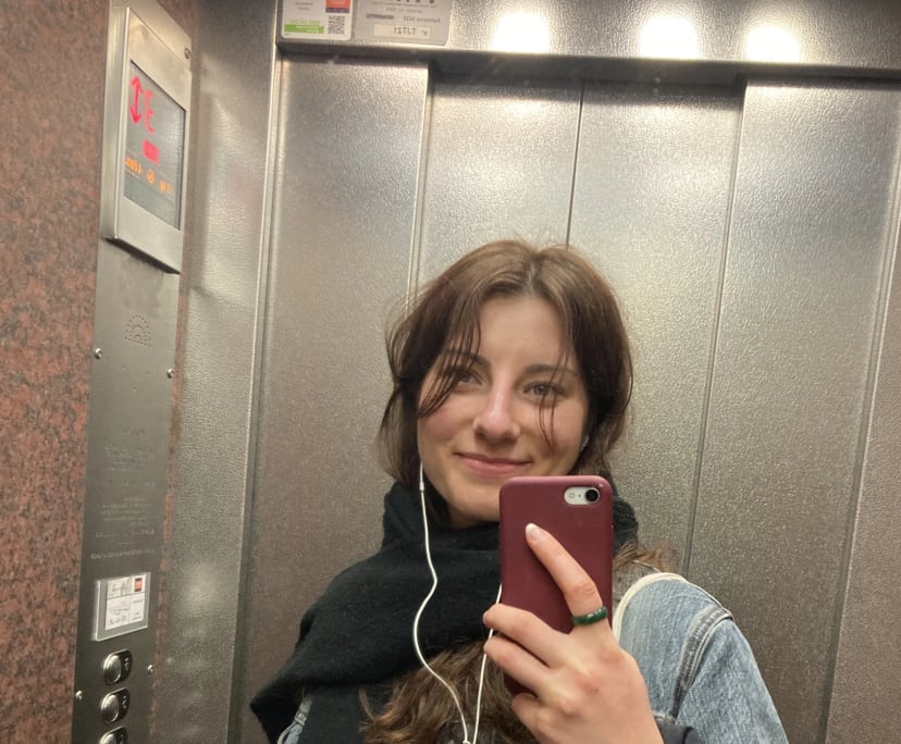 Myriam (24), $285, Non-smoker, No pets, and No children