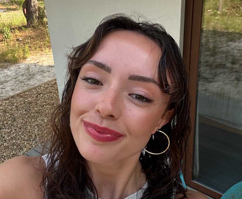 Emily (24), $280, Non-smoker, No pets, and No children