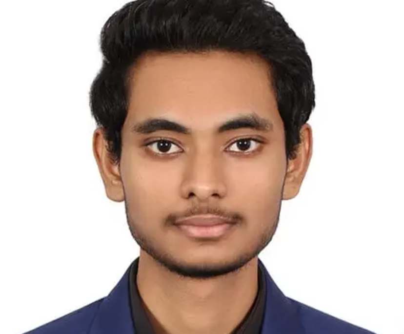 Tanjib Tomal (20), $150, Non-smoker, Have pets, and No children