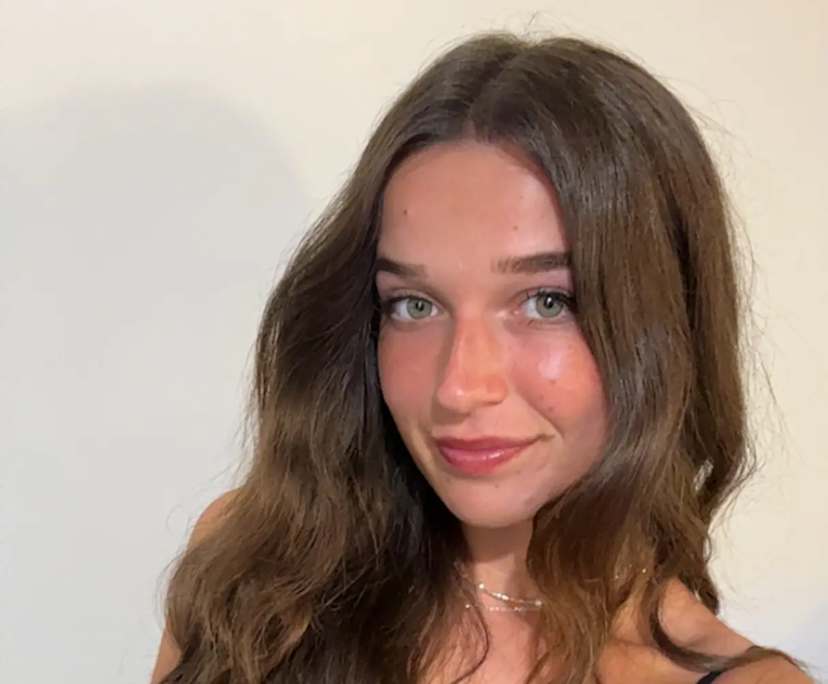 Lauren (25), $475, Non-smoker, No pets, and No children