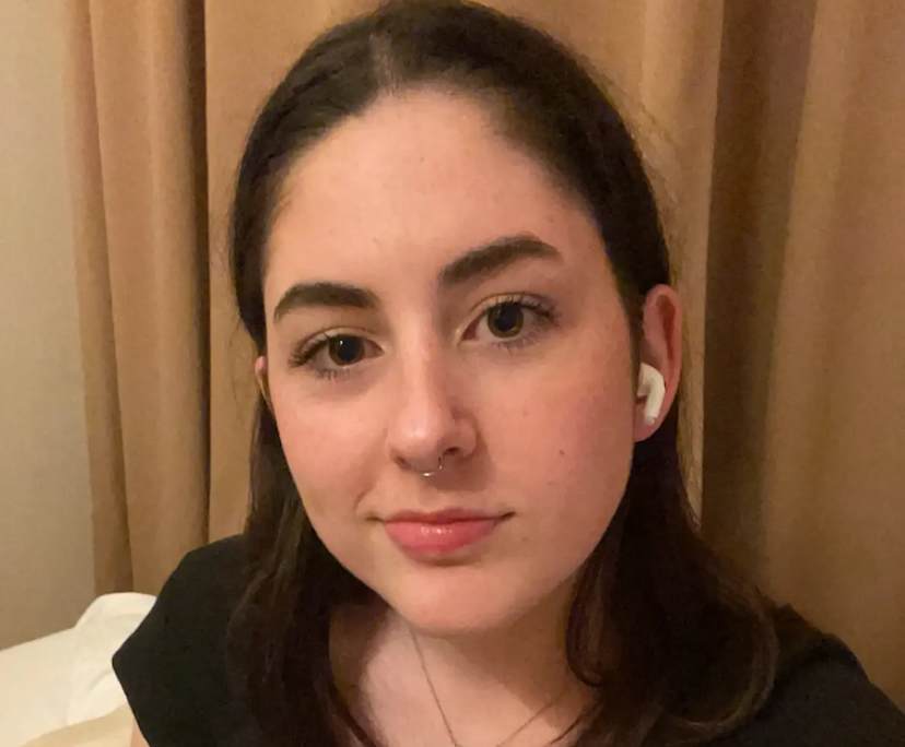 Tomasina (21), $250, LGBTQIA+, Non-smoker, Have pets, and No children