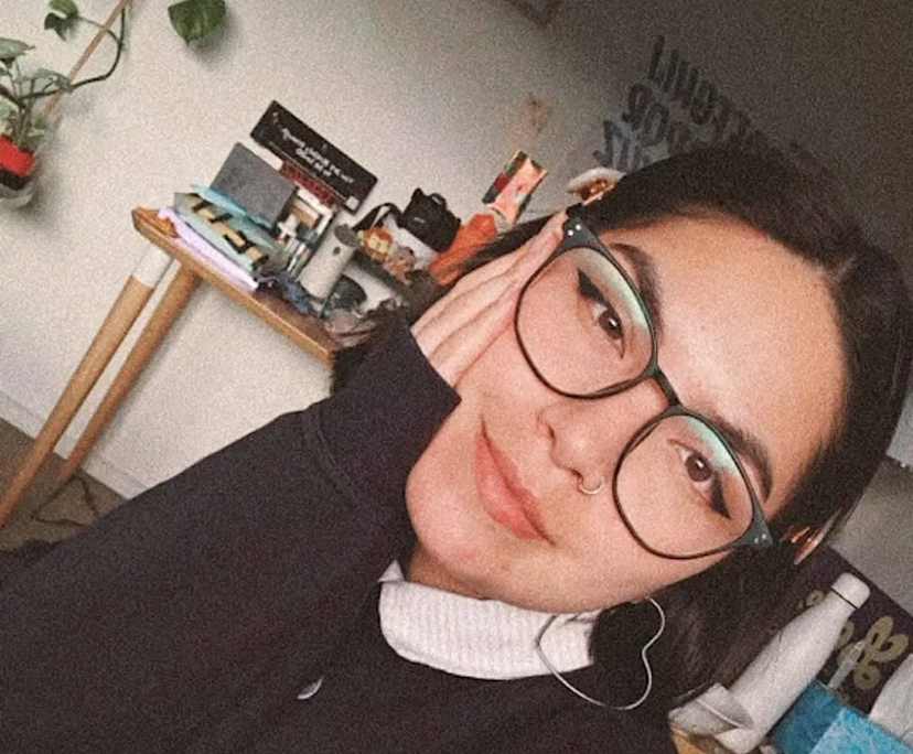 Effy (31), $300, Non-smoker, No pets, and No children