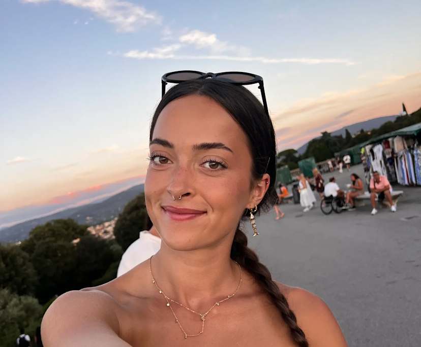 Paige (25), $200, Non-smoker, No pets, and No children