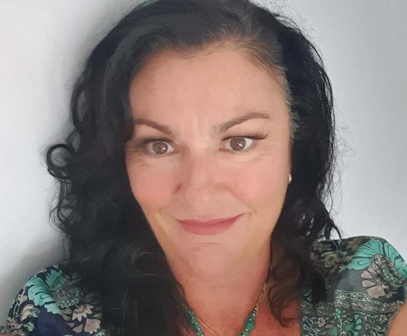 Laura (53), $350, Non-smoker, No pets, and No children