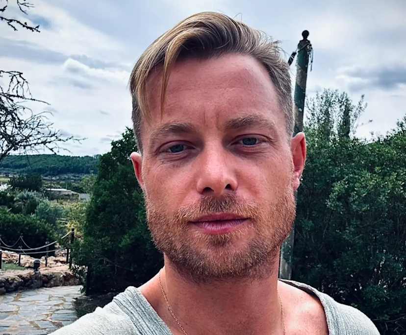 Henry (35), $800, Smoker, No pets, and No children