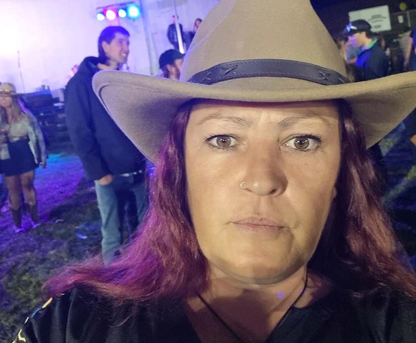 Grace (41), $300, Have children, Smoker, and No pets