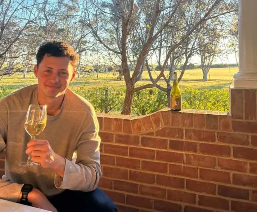 Oscar (26), $350, Non-smoker, No pets, and No children