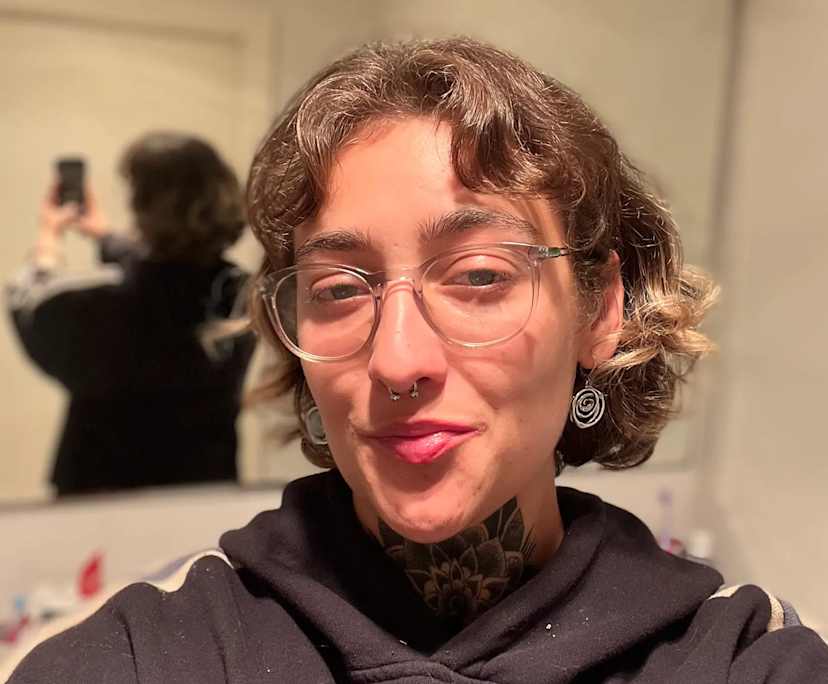 Jaz (26), $300, No pets, Non-smoker, and No children