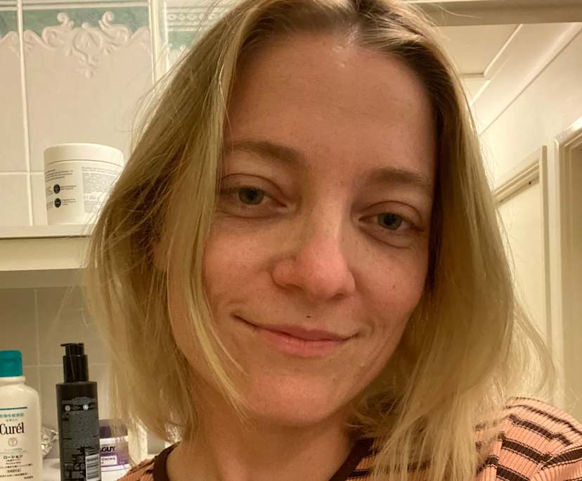 Mara (32), $200, No pets, Non-smoker, and No children