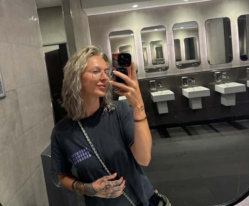 Juanette (25), $300, 