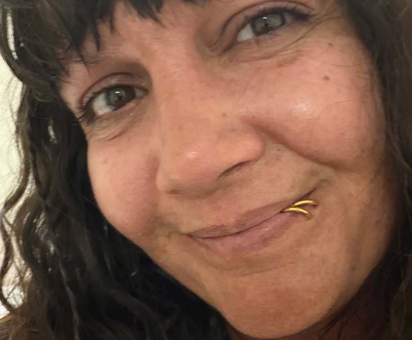 Christy (41), $250, Have children, Smoker, and No pets