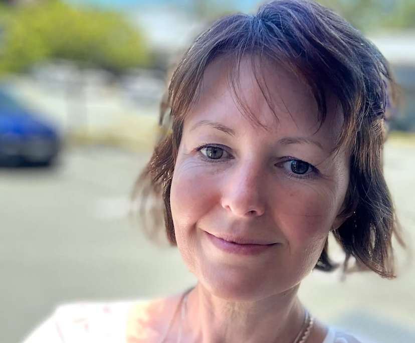 Tamara (44), $350, Non-smoker, No pets, and No children