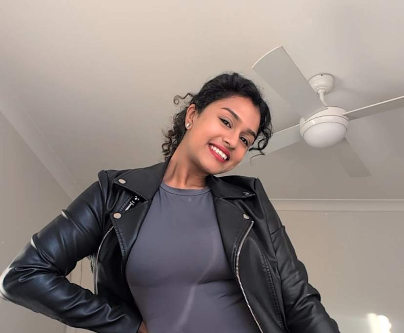 Liza (27), $300, Non-smoker, No pets, and No children