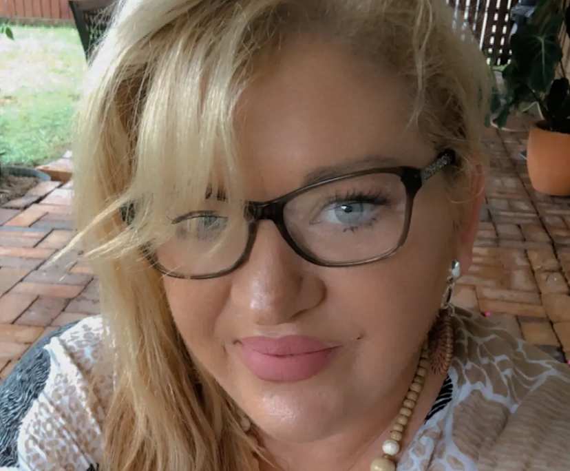 Marnie (44), $150, Have pets, Smoker, and No children