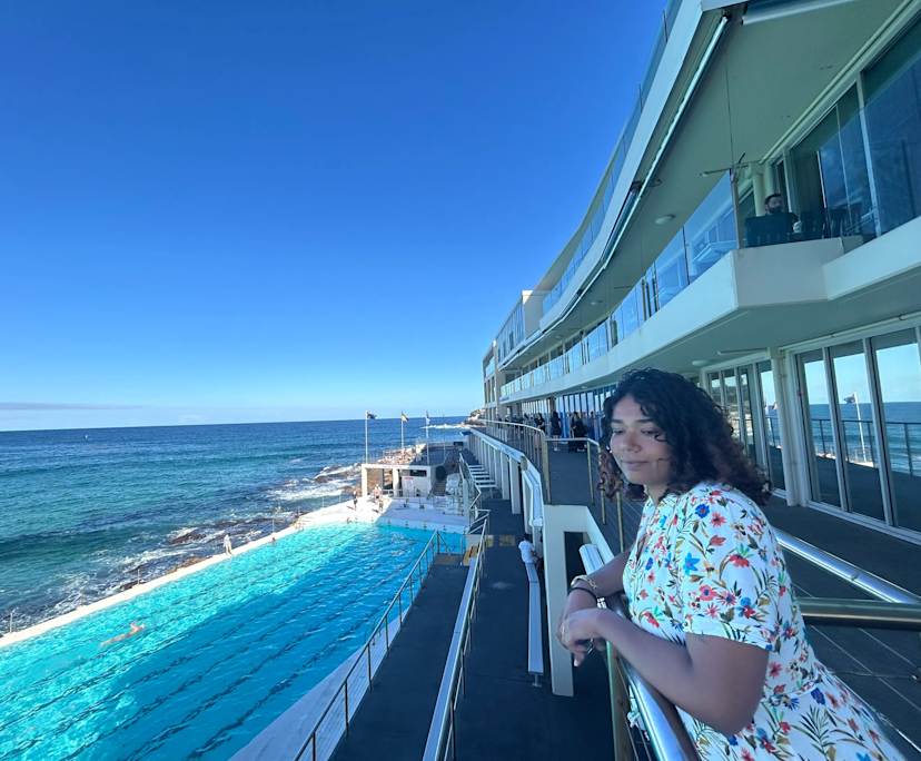 Vanessa (26), $350, Smoker, Have pets, and No children