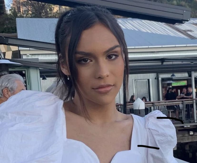 Alexis (25), $450, Non-smoker, No pets, and No children