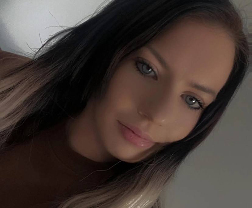 B joys (35), $400, Non-smoker, Have children, and No pets