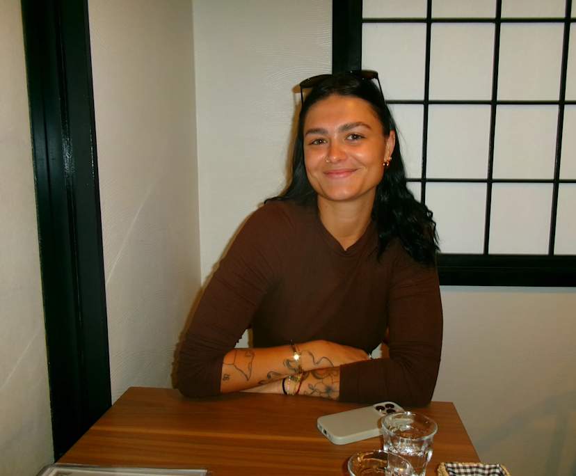 Georgina (23), $350, Non-smoker, No pets, and No children