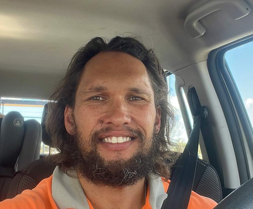 Jackson (39), $400, Non-smoker, Have children, and No pets