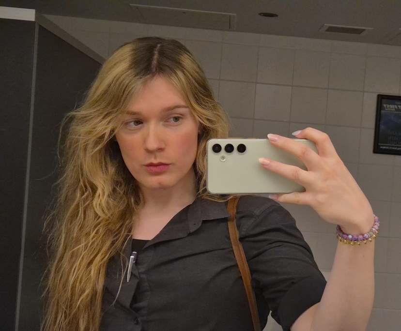 Qira (32), $200, Have pets, LGBTQIA+, Non-smoker, and No children