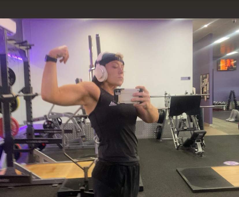 Chloe baxter (39), $600, No pets, Non-smoker, and No children