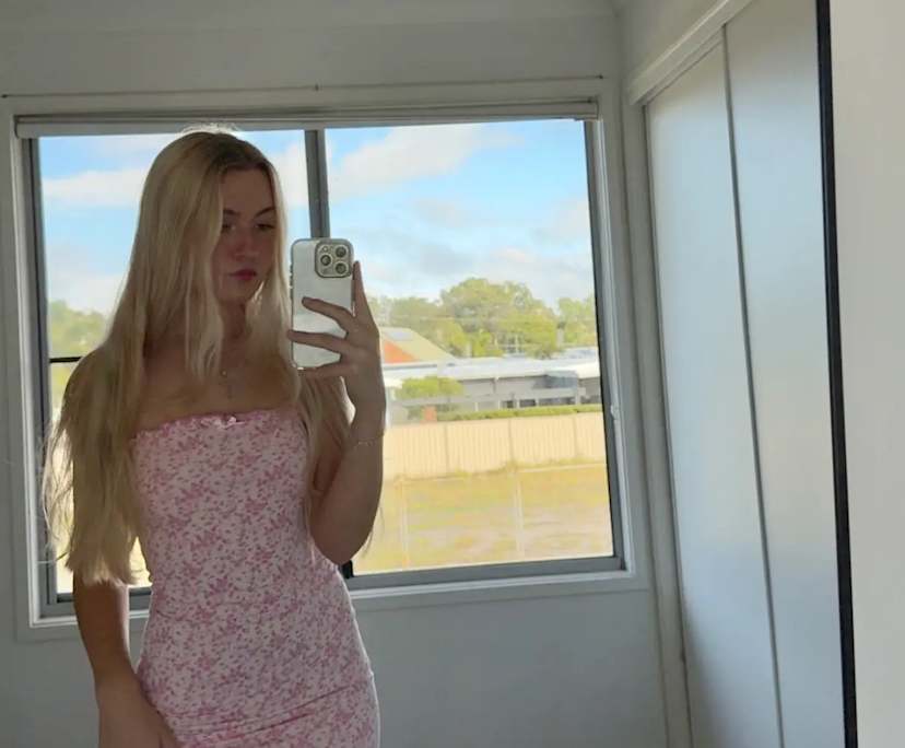 Izabella (23), $350, 