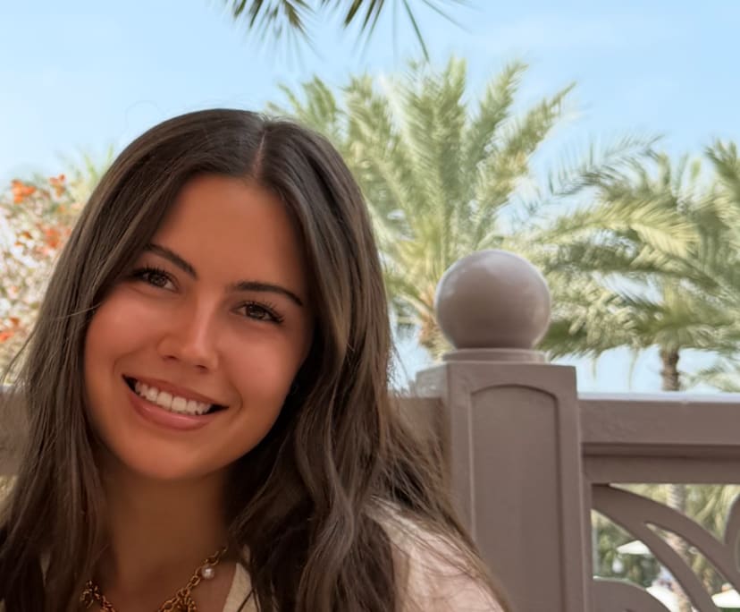 Mitzi (22), $400, Non-smoker, Have pets, and No children