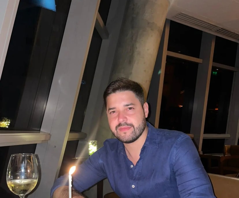 Marcelo Daniel Ubeda Delgado (31), $250, Non-smoker, No pets, and No children
