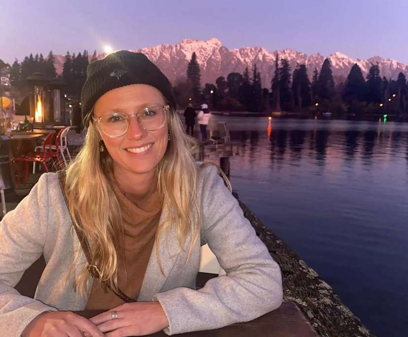 Ali (31), $650, Non-smoker, Have pets, and No children